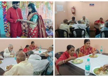 অসহায় বৃদ্ধ-বৃদ্ধা আবাসিকদের মাঝে প্রাক বিবাহ অনুষ্ঠান পালন করলেন সিউড়ির সমাজকর্মী তরুন-তরুনী