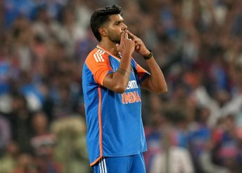 ইংল্যান্ডের বিরুদ্ধে ভারত টি-২০ সিরিজ জিতলেও কনকশন বদলি খেলোয়াড় নিয়ে বিবাদ