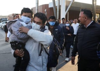 অবৈধ অভিবাসীদের আটকের মাধ্যমে বহিষ্কারের জন্য আমেরিকার বিরুদ্ধে জাতিসংঘে মামলা করতে পারে ভারত : আইন বিশেষজ্ঞ