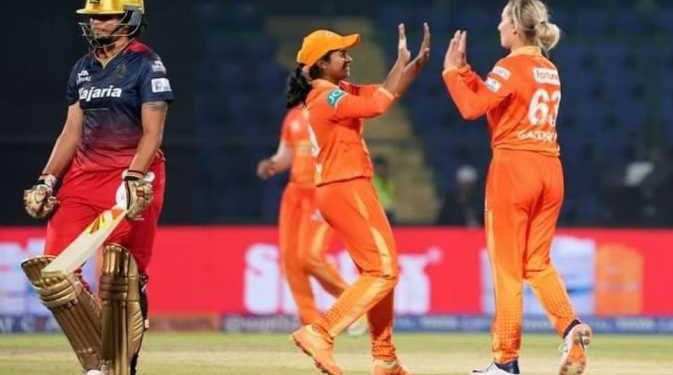ডব্লিউপিএল ২০২৫ : রয়্যাল চ্যালেঞ্জার্স বেঙ্গালুরুকে ৬ উইকেটে পরাজিত করেছে গুজরাট জায়ান্টস