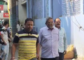 ট্যাংরায় হেলে পড়া বহুতলের প্রোমোটার গ্রেফতার