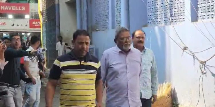 ট্যাংরায় হেলে পড়া বহুতলের প্রোমোটার গ্রেফতার