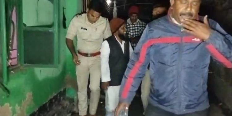 মহেশতলায় নাবালিকা ছাত্রীকে ধর্ষণ, গ্রেফতার নির্যাতিতার মাসতুতো দাদা শাহিদ আফ্রিদি