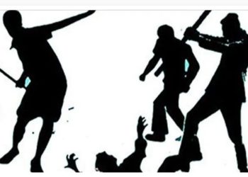 বিদ্যুৎ চুরি রুখতে গিয়ে তৃণমূলের নেতা কর্মীদের হাতে আক্রান্ত বিদ্যুৎ দফতরের কর্মীরা