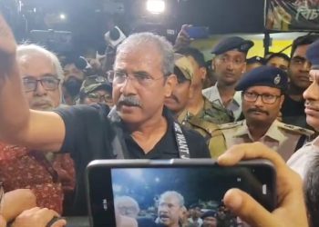 আরজি করে ঢুকতে বাধা,পুলিশের সঙ্গে বচসা,অভয়ার জন্মদিনে ফের রাজপথে চিকিৎসকরা