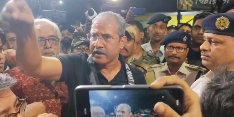 আরজি করে ঢুকতে বাধা,পুলিশের সঙ্গে বচসা,অভয়ার জন্মদিনে ফের রাজপথে চিকিৎসকরা