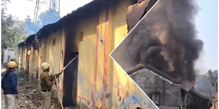 রামপুরহাটের মল্লারপুরে বন্ধ সিনেমা হলে আগুন