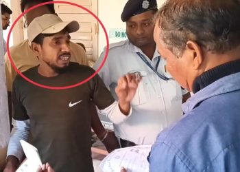 কলকাতা পুরসভার মেয়রের ঘরের সামনে থেকে আটক বাংলাদেশি যুবক 