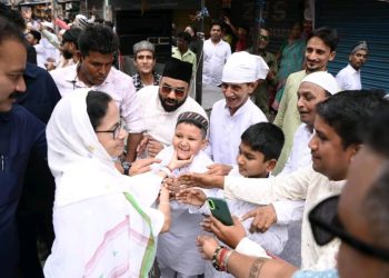 ‘মমতা ব্যানার্জি কেন বারবার ক্যালকাটা খিলাফত কমিটির মঞ্চ ব্যবহার করেন ?’ প্রশ্ন তুললেন তরুনজ্যোতি তিওয়ারি