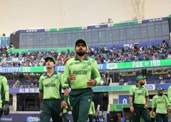 আমেরিকায় ৩ টি দামি ব্যাট কিনে টাকা মেটায়নি পাকিস্তানি ক্রিকেটার, বাবর আজমকে ট্রোল করছে নেটিজেনরা