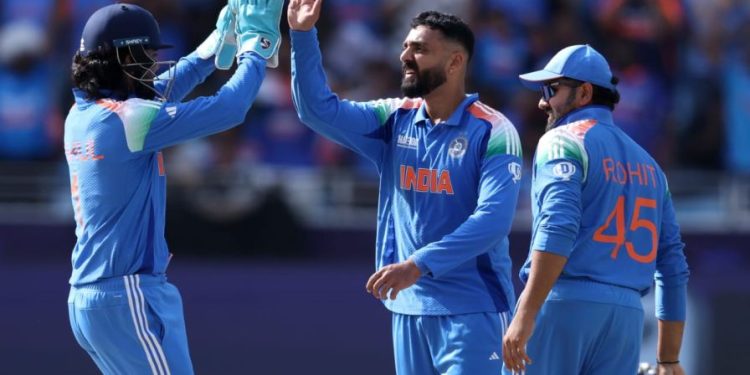 চ্যাম্পিয়ন্স ট্রফি : প্রথম ব্যাট করে ২৫১ রান করেছে ; ক্রিজে রয়েছেন রোহিত শর্মা ও শুভমান গিল