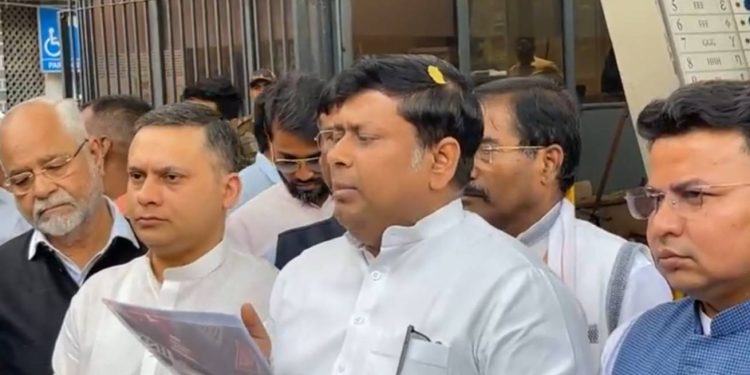 বিজেপির এই সমস্ত দাবি কমিশন যদি মেনে নেয় তাহলে ২৬-এর ভোটে বিপাকে পড়তে পারে তৃণমূল