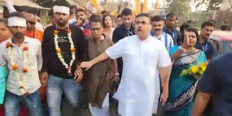 কীর্ণাহারের পাশাপাশি তমলুকে হিন্দুদের উপর হামলার অভিযোগ, আহত বেশ কয়েকজন, পুলিশের ভূমিকায় ক্ষোভ, ‘মমতাকে না তাড়ালে বাংলায় হিন্দু বাঁচবে না’ : বললেন শুভেন্দু অধিকারী