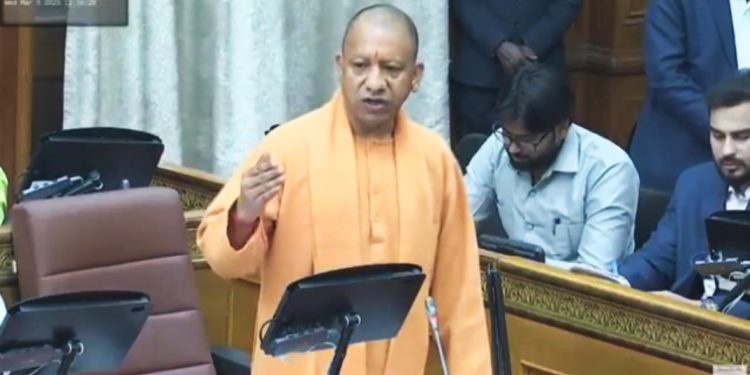 সমাজবাদী পার্টি আওরঙ্গজেবকে তাদের আদর্শ মনে করে : যোগী আদিত্যনাথ