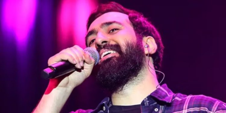 ‘হিজাব’ বিরোধী বিক্ষোভের সমর্থনে গান গাওয়ার অপরাধে শিল্পিকে ৭৪ বার বেত্রাঘাতের সাজা দিল ইরান