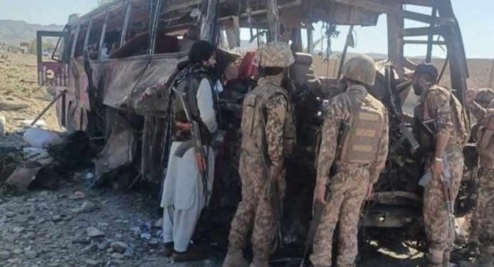 নুশকিতে পাকিস্তানি সেনার কনভয়ে বেলুচ লিবারেশন আর্মি ভয়াবহ আক্রমণে ৯০ জন সেনার মৃত্যু