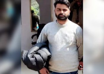 ‘জন্নত’ পাওয়ার জন্য দলিত মেয়েকে অপহরণ করে ২ মাস ধরে গনধর্ষণ, জোর করে খাওয়ায় গরু ও মোষের মাংস, অ্যাসিড দিয়ে পুড়িয়ে দেয় হাতের ‘ওঁ’ ট্যাটু, ৪ নরপশুর অন্যতম সলমন গ্রেপ্তার