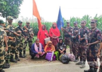 পাঁচ বাংলাদেশি মুসলিম অনুপ্রবেশকারীকে ফেরত দিল বিএসএফ