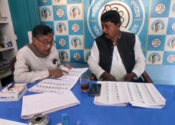 বাংলাদেশি ও রোহিঙ্গা মুসলিমদের দিকে নজর বিজেপির, তৃণমূলের নিশানায় হিন্দু ! জমে উঠেছে ‘ভুতুড়ে ভোটার”-এর খেল