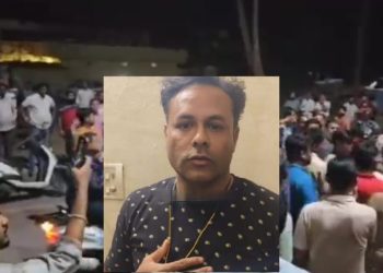 হিন্দু কিশোরীকে গোপনাঙ্গ দেখালো দোকানদার মোহাম্মদ রফিক খান, বেগতিক বুঝে আশ্রয় নেওয়া মসজিদ ঘিরে ফেললো ক্ষুব্ধ জনতা