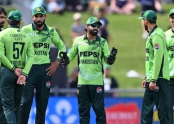 নিউজিল্যান্ডের বিরুদ্ধে একদিনের ম্যাচে নাকানিচুবানি খেল পাকিস্তান