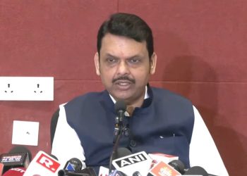 নাগপুরের হিংসায় হওয়া ক্ষতি দাঙ্গাকারীদের সম্পত্তি থেকে উসুল করা হবে বলে জানালেন মুখ্যমন্ত্রী ফড়নবিশ, বললেন- ‘বুলডোজার চালানো হবে, কোনো দাঙ্গাকারীকে রেহাই দেওয়া হবে না’