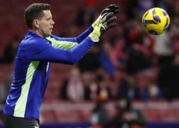 বার্সেলোনায় নিজের ভবিষ্যৎ নিয়ে ‘দ্রুত সিদ্ধান্ত নেবেন’ স্ট্যান্সনি