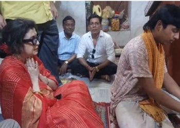কেতুগ্রামের অট্টহাস সতীপীঠে অভিনেত্রী দেবশ্রী রায়ের হঠাৎ পুজো দিতে আসায় জল্পনা