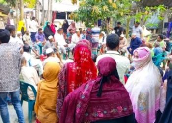 উঠানে বাবার মৃতদেহ ফেলে রেখে ১৬ ঘন্টা ধরে সম্পত্তি ভাগাভাগি করল ৯ সন্তান, কবরস্থ করার সময় উঠল কান্নার রোল