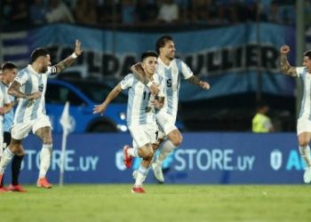 উরুগুয়েকে হারিয়ে বিশ্বকাপের চূড়ান্ত পর্বের দিকে এগিয়ে গেল আর্জেন্টিনা