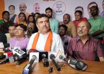 বারুইপুরে শুভেন্দু অধিকারীর কনভয়ে হামলার অভিযোগ , রাষ্ট্রপতি শাসনে নির্বাচন করার দাবি তুললেন বিরোধী দলনেতা