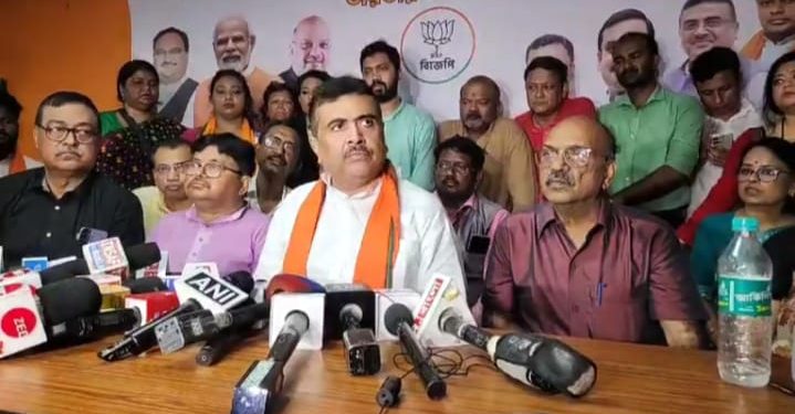 বারুইপুরে শুভেন্দু অধিকারীর কনভয়ে হামলার অভিযোগ , রাষ্ট্রপতি শাসনে নির্বাচন করার দাবি তুললেন বিরোধী দলনেতা