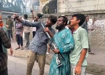 খিলাফতের দাবিতে ঢাকায় মিছিল করল নিষিদ্ধ সন্ত্রাসী গোষ্ঠী হিযবুত তাহরীর