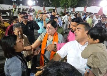 ‘হিন্দুস্তানে হিন্দুকে খুন করবে ! গাজাকে ইসরাইল শেষ করেছে, আমরাও শেষ করব’ : বললেন শুভেন্দু অধিকারী ; তসলিমা নাসরিন বললেন : ‘ইসলাম যতদিন বেঁচে থাকবে, ততদিন সন্ত্রাস বেঁচে থাকবে’