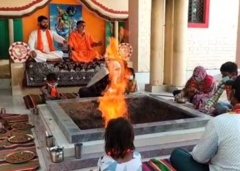 ৫০ বছর আগে মুসলিমকে বিয়ে করে ধর্মান্তরিত হয়েছিলেন হিন্দু নারী, স্বামীর মৃত্যুর পর পরিবারের ১০ সদস্যের সাথে ফিরে এলেন সনাতন ধর্মে, বললেন : ‘ভুল করেছিলাম’