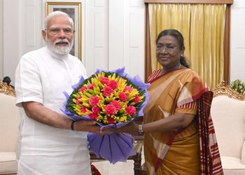 বাংলা-কেরালা-তামিলনাড়ু আর সুপ্রিম কোর্টের সৃষ্টি সাংবিধানিক সঙ্কট মোকাবিলায় ‘কর অথবা মর’ মেজাজে রয়েছে কেন্দ্র সরকার