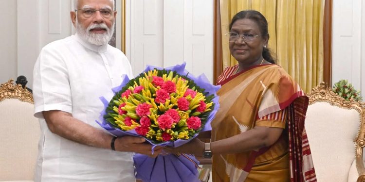 বাংলা-কেরালা-তামিলনাড়ু আর সুপ্রিম কোর্টের সৃষ্টি সাংবিধানিক সঙ্কট মোকাবিলায় ‘কর অথবা মর’ মেজাজে রয়েছে কেন্দ্র সরকার