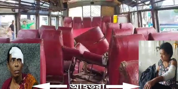 কালনা : টোটোকে বাঁচাতে গিয়ে উলটে পড়ল বেপরোয়া গতির বাস, মৃত ১, আহত ৩৩