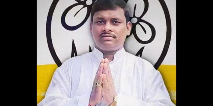 ওয়াকফ সম্পত্তির দিকে তাকালে ‘চোখ উপড়ে ও হাত-পা ভেঙে দেওয়া’র হুমকি দিলেন মথুরাপুরের তৃণমূল সাংসদ বাপি হালদার !