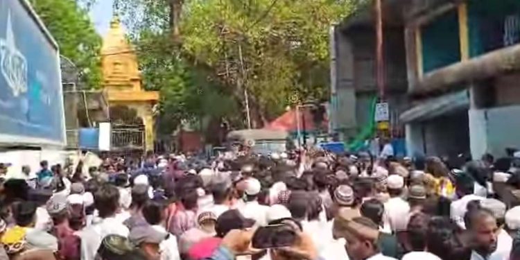 ওয়াকফ আইন বিরোধী হিংসা মমতা ব্যানার্জির সক্রিয় সহযোগীতায় হচ্ছে, মুর্শিদাবাদের সংখ্যালঘু হিন্দুরা কীভাবে সুরক্ষিত থাকবে ? প্রশ্ন তুললেন অমিত মালব্য