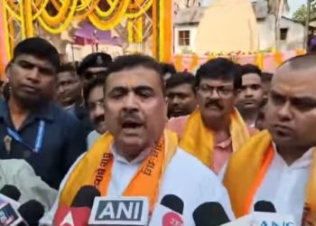 মুর্শিদাবাদ হিংসা : দু’জন হিন্দুকে গলা কেটে খুন করা হয়েছে বলে জানালেন শুভেন্দু অধিকারী, মুর্শিদাবাদ বর্তমানে সন্ত্রাসবাদীদের নিয়ন্ত্রণে বলেও চাঞ্চল্যকর দাবি করেছেন তিনি