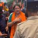 লকেট চ্যাটার্জির শোভাযাত্রা আটকে দিল পুলিশ, বিজেপি কর্মীদের তুমুল বিক্ষোভ