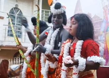 কালনায় রামনবমীর শোভাযাত্রায় নজর কাড়ল খুদে রাম-সীতা ও লক্ষ্মণ