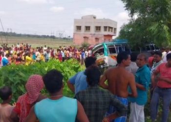 মেমারিতে বাইকে ধাক্কা দিয়ে উলটে গেল যাত্রীবাহী বাস, মৃত বাইক আরোহী, আহত ৫