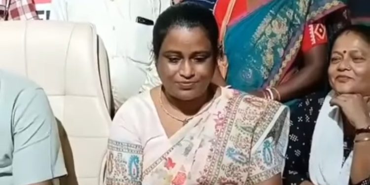 তৃণমূলের হামলা থেকে বাঁচতে তৃণমূলেই যোগ দিলেন নাটাবাড়ীর বিজেপি নেত্রী, সুকান্তর প্রতিক্রিয়া : ‘এটাই এরাজ্যের রাজনৈতিক স্বাধীনতা ও ব্যক্তিগত নিরাপত্তার অবক্ষয়কে স্পষ্ট চিত্র’