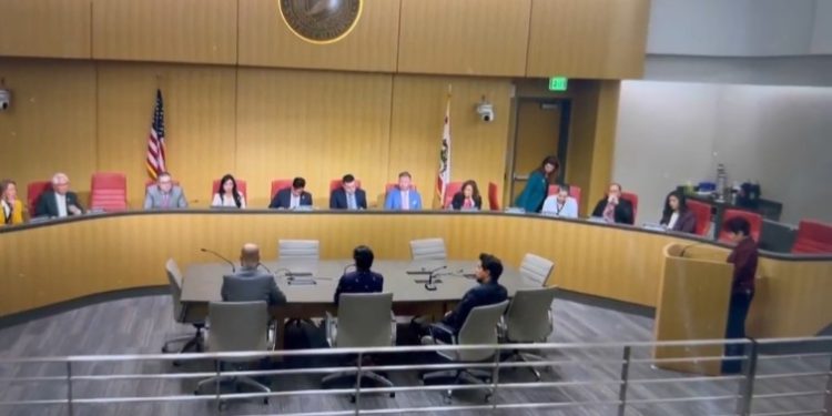 হিন্দুদের বিরুদ্ধে ঘৃণা ছড়ানোর বিরুদ্ধে আইন আনতে চলেছে আমেরিকা, সিনেটে সমর্থন দিলেন ডেমোক্র্যাট এবং রিপাবলিকানরা