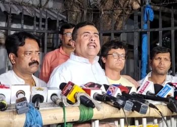 ‘ক্ষমতা থাকলে শিল্পি মণীন্দ্র বর্মনের কেশাগ্র স্পর্শ করে দেখুন’ : কোচবিহারের পুলিশ সুপারকে শুভেন্দু অধিকারীর ‘চ্যালেঞ্জ’