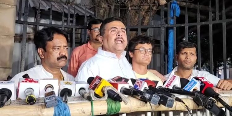 ‘ক্ষমতা থাকলে শিল্পি মণীন্দ্র বর্মনের কেশাগ্র স্পর্শ করে দেখুন’ : কোচবিহারের পুলিশ সুপারকে শুভেন্দু অধিকারীর ‘চ্যালেঞ্জ’