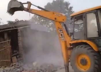 ভারত-নেপাল সীমান্তে নির্মিত ৮০টিরও বেশি অবৈধ মাদ্রাসা গুঁড়িয়ে দিল যোগী সরকার