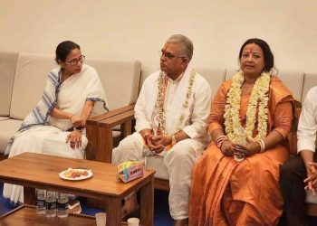 দিঘায় মুখ্যমন্ত্রীর সঙ্গে সস্ত্রীক দিলীপ ঘোষের খোশ মেজাজে গল্প করার বিরোধিতা শুরু হল বিজেপিতে, ‘ত্যাগী ভোগী হয়ে ওঠার নিদর্শন দিলীপবাবু’ : বললেন সাংসদ সৌমিত্র খাঁ